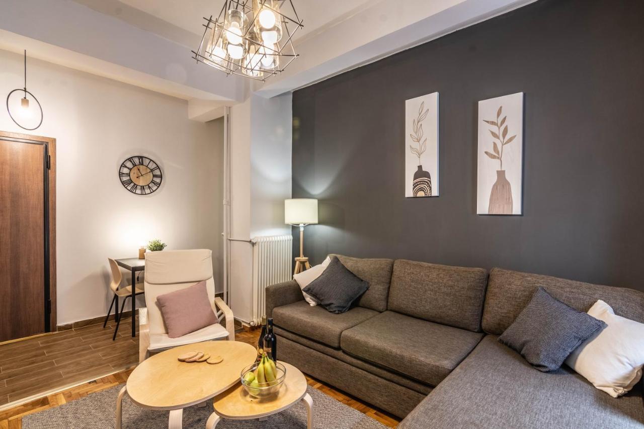 Aris Neos Kosmos Apartment เอเธนส์ ภายนอก รูปภาพ